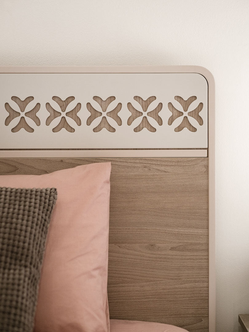 The "Victoria" Classic Set - Double youth rooms with a refined heritage touch