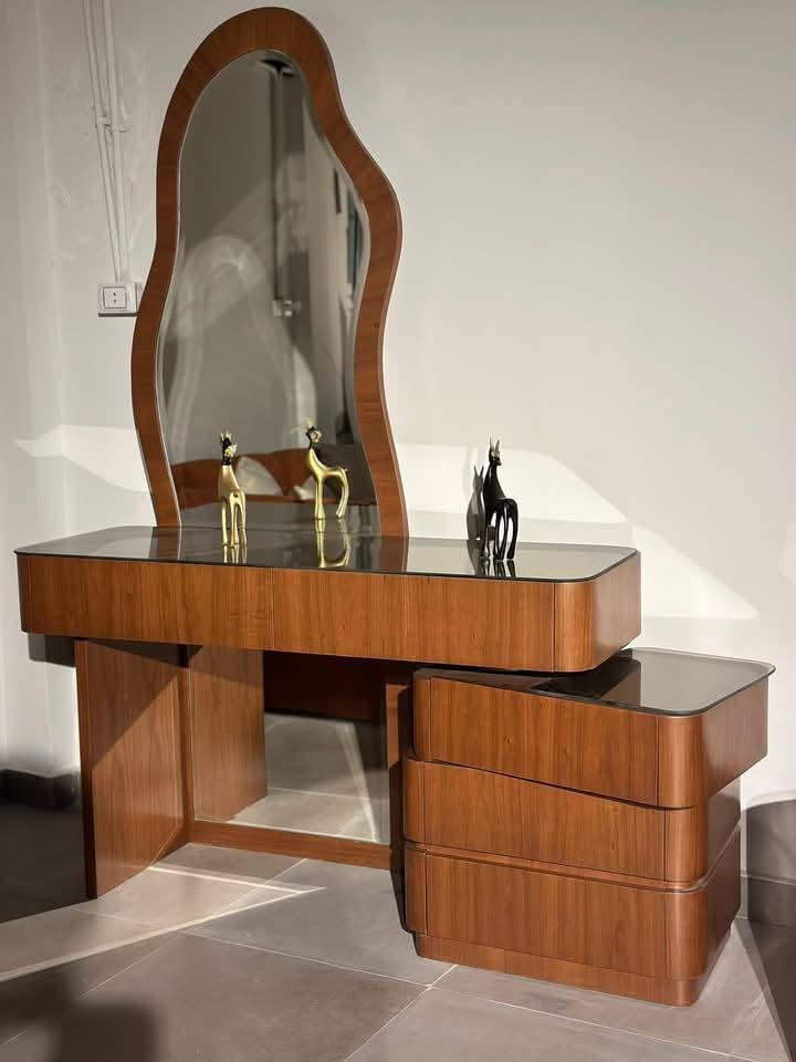 غرفة نوم ماستر بخامات فاخرة – أناقة ودقة تفاصيل