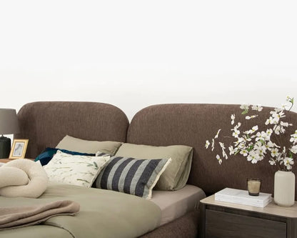 سرير "بيبل" الفاخر - مصنع من خشب الزان مع لوح رأسي مزدوج وكومود مدمج