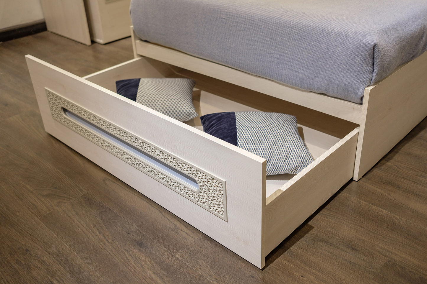 "Moon" Youth Room - Elegant design with whitewashed wood and soft oriental detailing