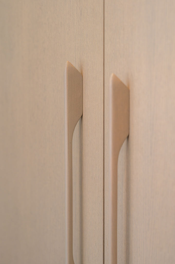 "Vanilla" Bedroom - Luxury design in light wood and olive upholstery