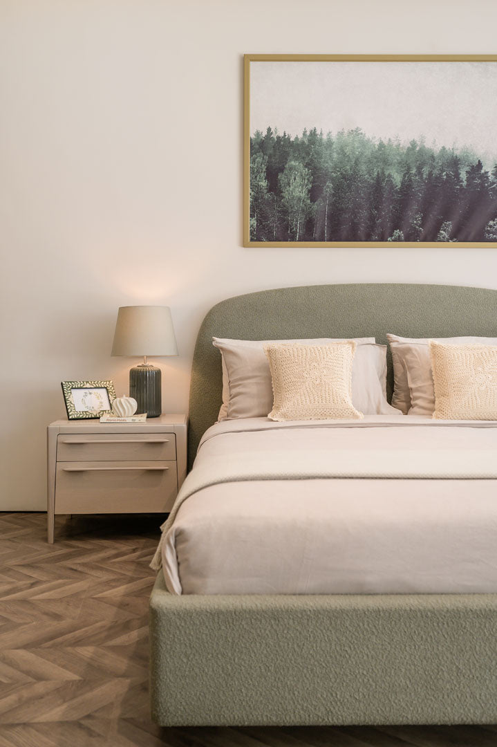 "Vanilla" Bedroom - Luxury design in light wood and olive upholstery