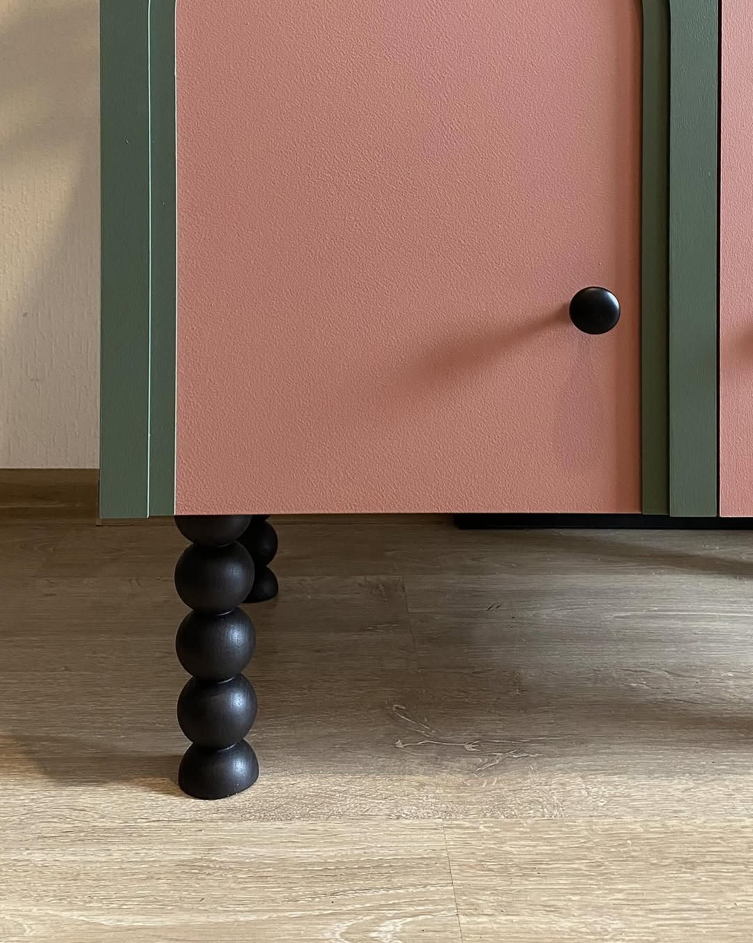 وحدة "ثنائية" الجانبية - تناغم الأخضر الزيتوني والوردي الترابي