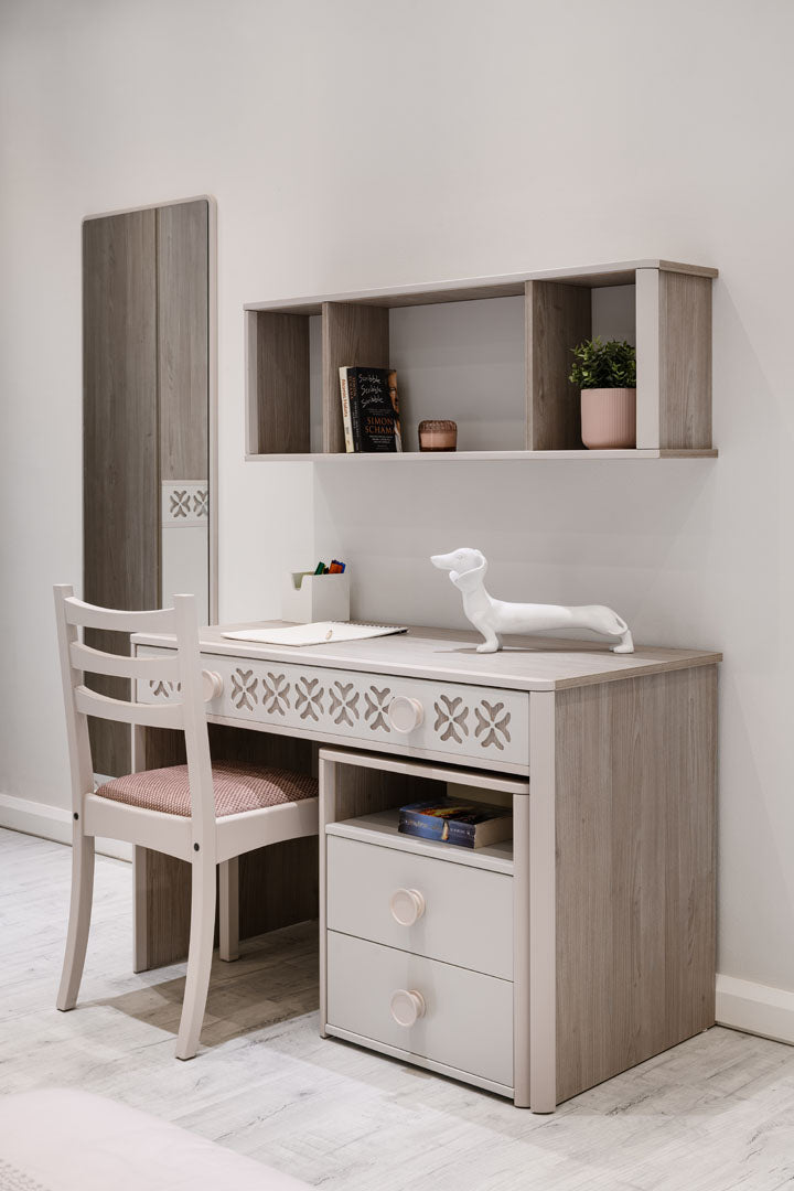 The "Victoria" Classic Set - Double youth rooms with a refined heritage touch