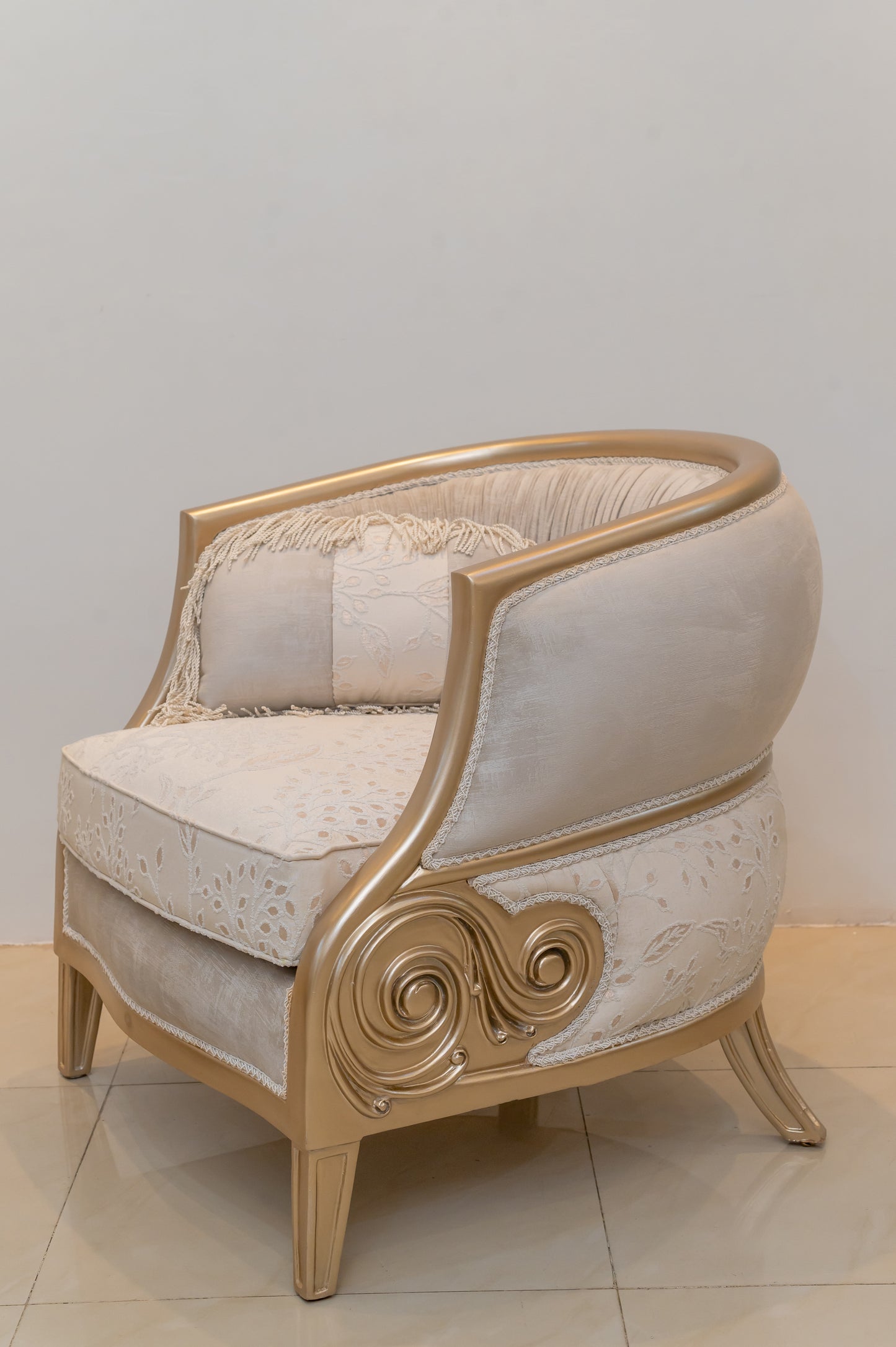 صالون الطاووس - 6 قطع نيو كلاسيك بتصميم ألترا مودرن وأقمشة تركية فاخرة