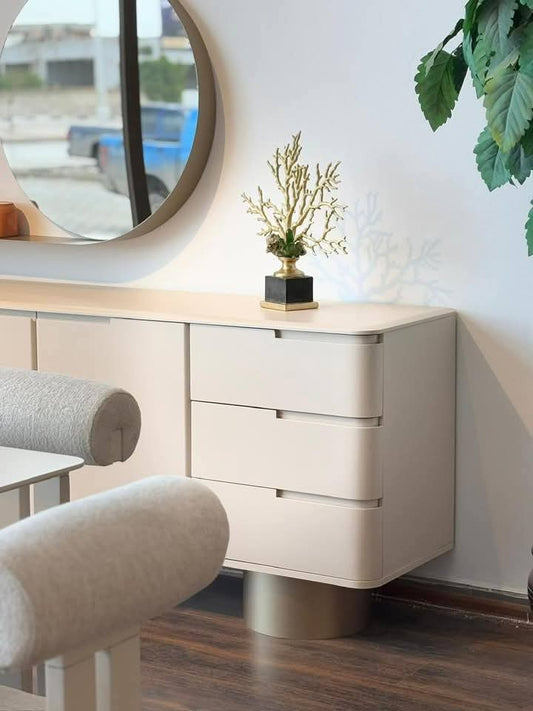 غرفة سفرة سيينا مودرن كاملة 8 كراسي بيج فاتح وطاولة مستطيلة مع بوفيه ومرايا دائرية من رحايا.