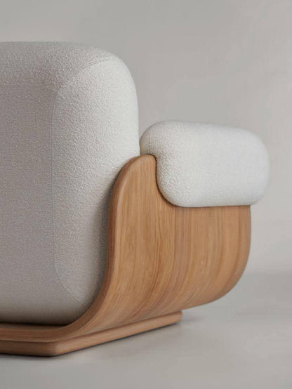 انتريه كيرف - تصميم منحني مع قاعدة من الخشب الزان