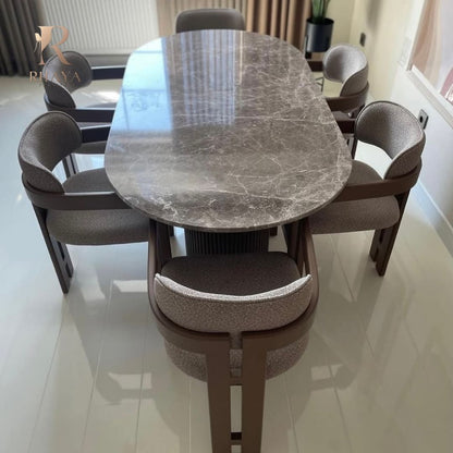 طاولة طعام "آيكون" فردانية - تصميم بيضاوي وقاعدة مُشرّحة