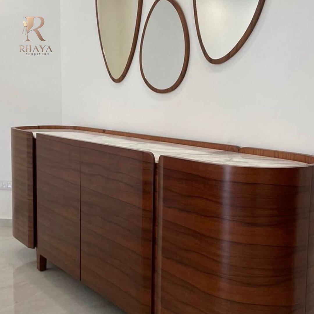 غرفة سفرة فاليتا - رخام طبيعي وخشب داكن بتصميم منحني فاخر