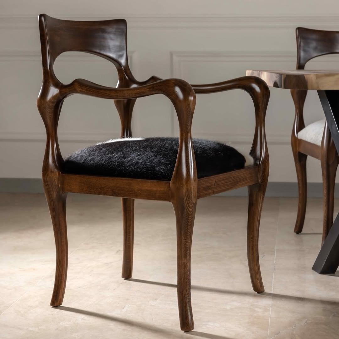 طقم سفرة المنحوتة الطبيعية - طاولة بلوح جوز خام و 6 كراسي زان نحت دقيق