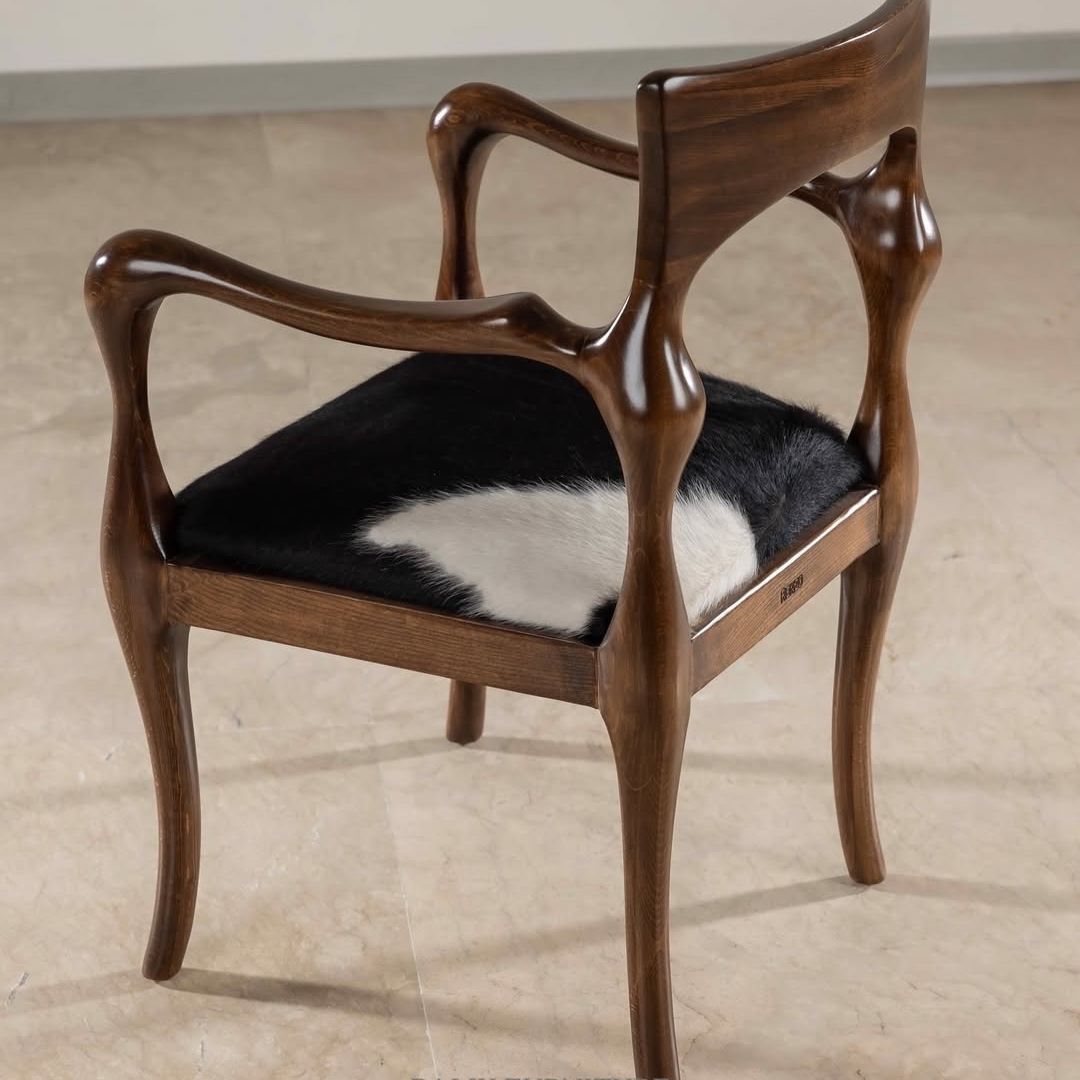 طقم سفرة المنحوتة الطبيعية - طاولة بلوح جوز خام و 6 كراسي زان نحت دقيق