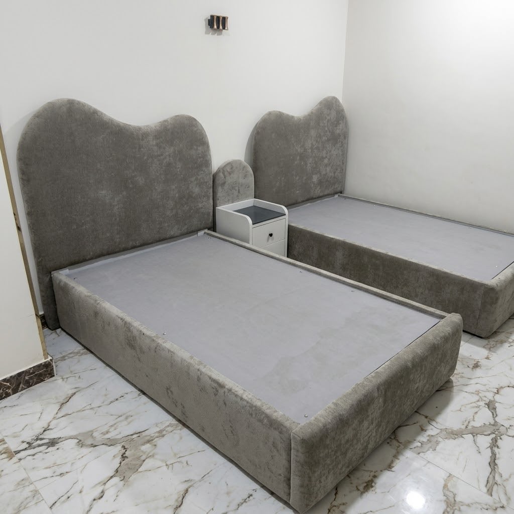 غرفة أطفال وشباب مودرن (تصميم هندسي ذكي) - دولاب بتسريحة مدمجة ودريسنج مضيء