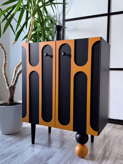 وحدة "أوربيت" الجانبية - أسود مطفأ وتصميم فني بالبرتقالي المحروق