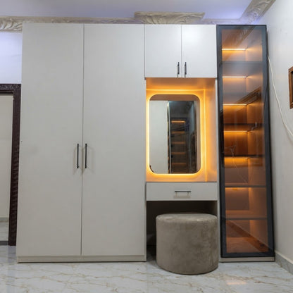 غرفة أطفال وشباب مودرن (تصميم هندسي ذكي) - دولاب بتسريحة مدمجة ودريسنج مضيء