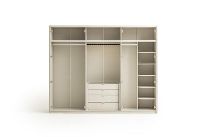 غرفة نوم "واحة" المودرن - سرير بتصميم انسيابي وتشطيبات راقية